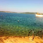 Teatina * Brodarica (Sibenik-Knin)