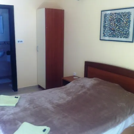 Teatina * Brodarica (Sibenik-Knin)