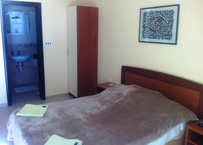 Teatina * Brodarica (Sibenik-Knin)